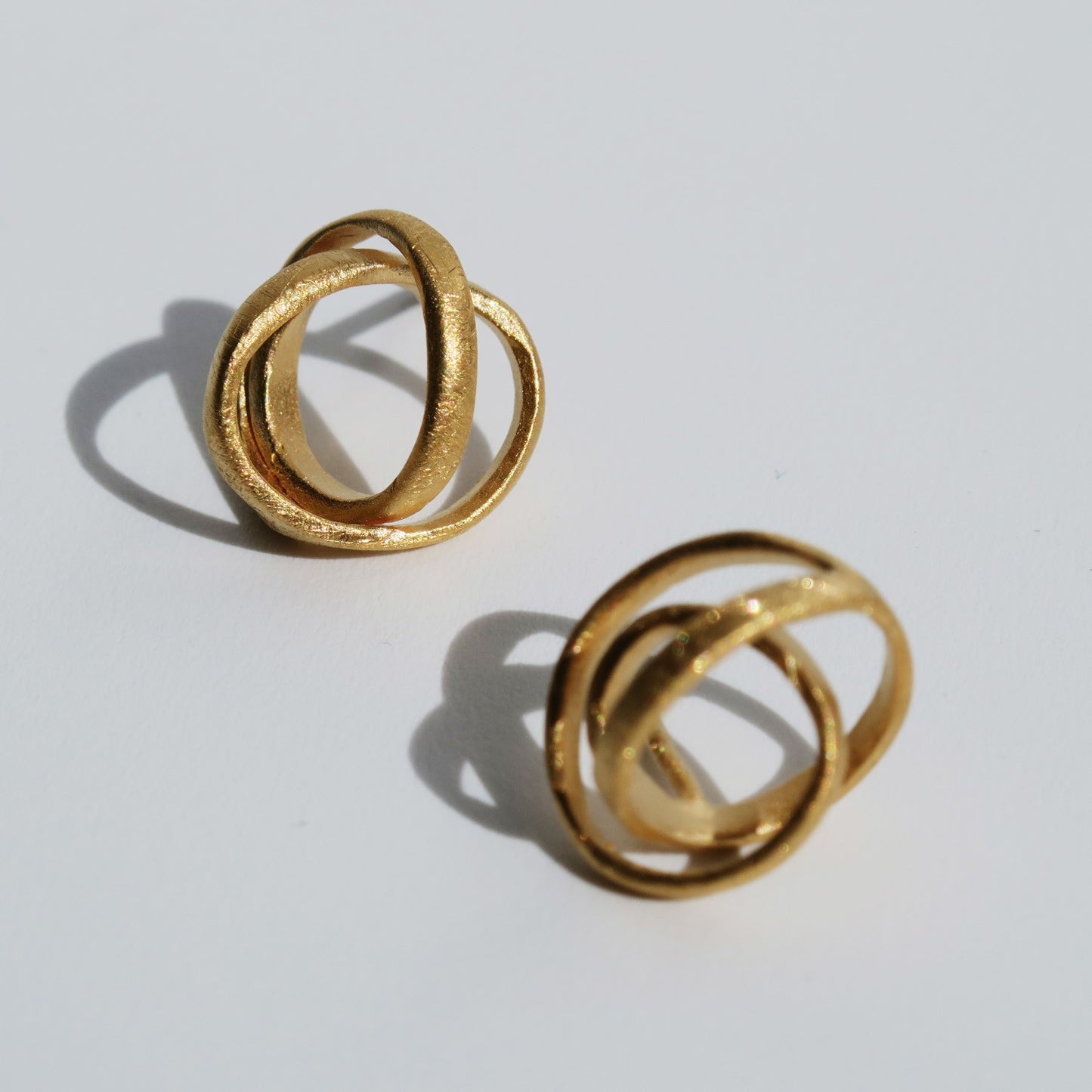 Earrings Embolic Small Golden
