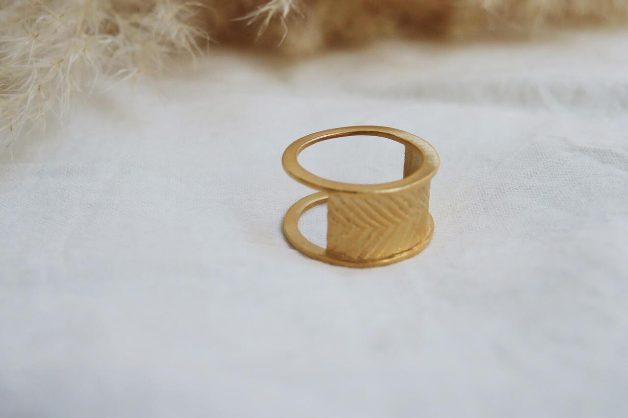 Ring Vas Golden
