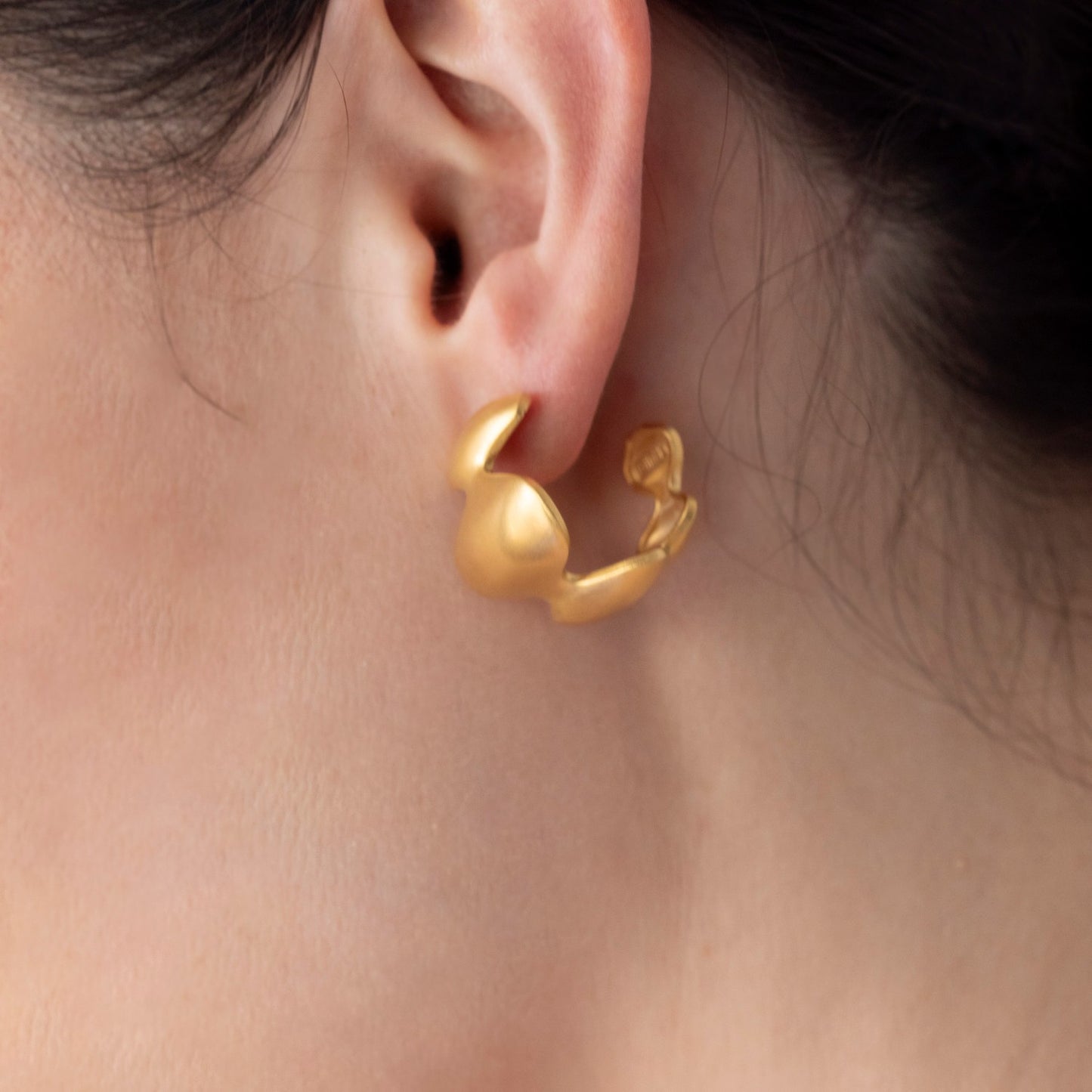 GOLDEN HOOP EARRINGS SINUARA