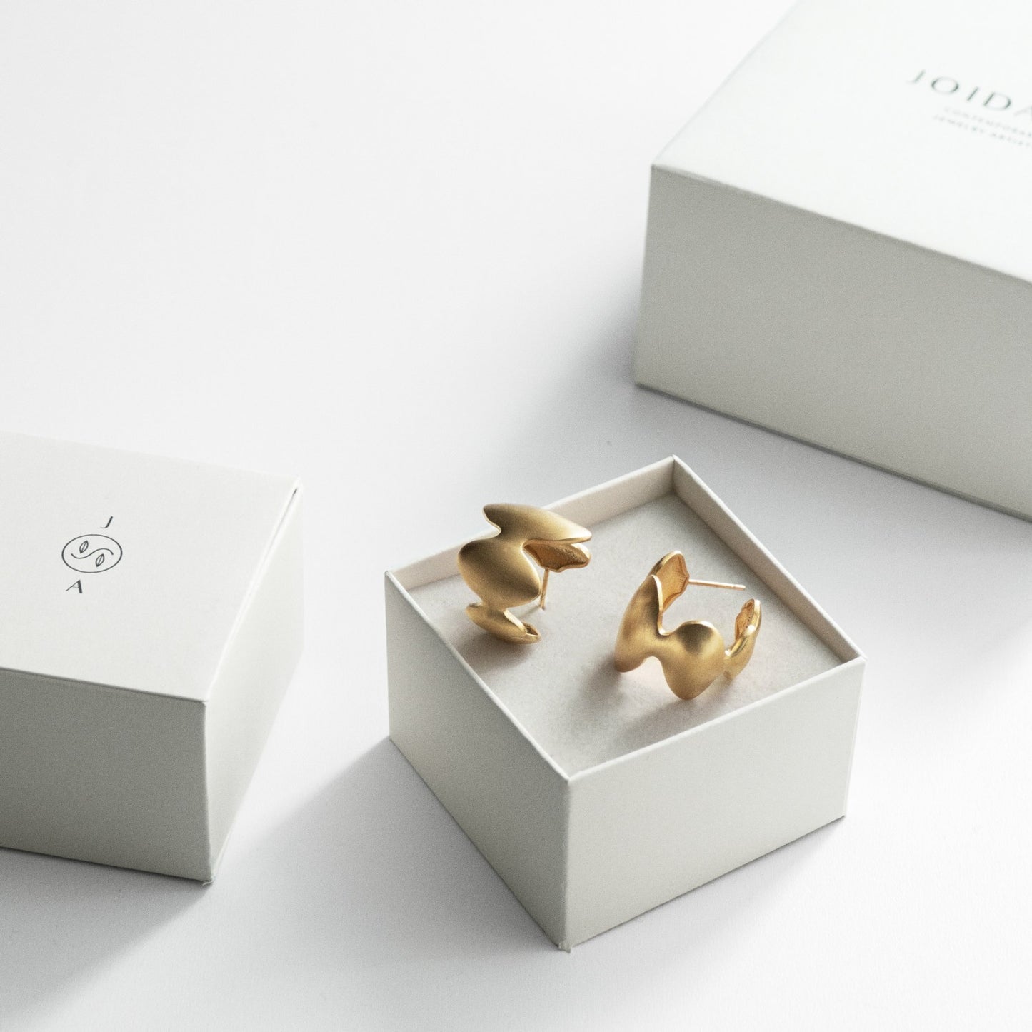 GOLDEN HOOP EARRINGS SINUARA