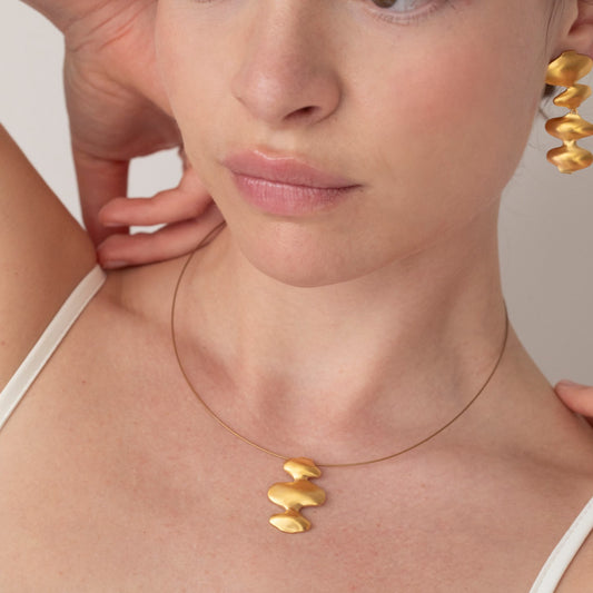 GOLDEN PENDANT NECKLACE SINUARA